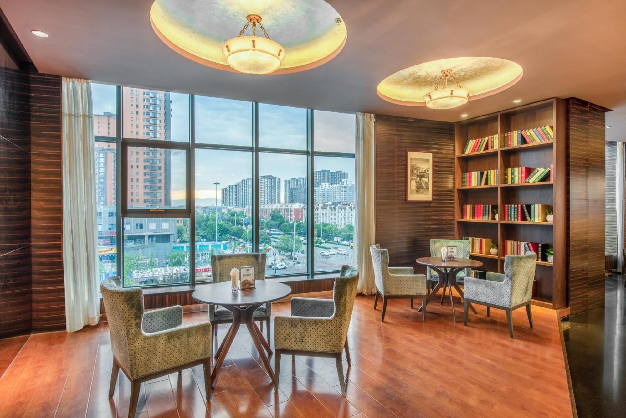 Express Huacai By Ihg Hotel Peking
