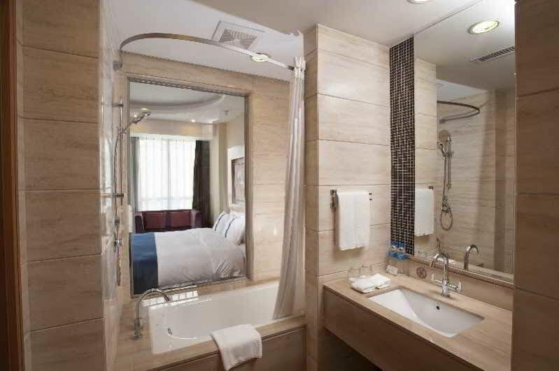 Hotel Express Huacai By Ihg Peking